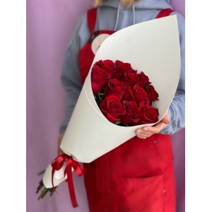 Купить букет из 11 красных роз в Благовещенске