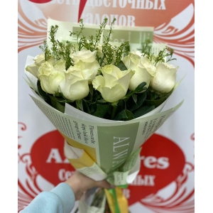 Купить букет из 15 белых роз с доставкой в Благовещенске