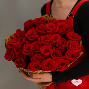 Купить букет из 25 красных роз в Благовещенске