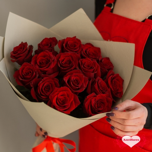 Купить букет из 15 красных роз в Благовещенске