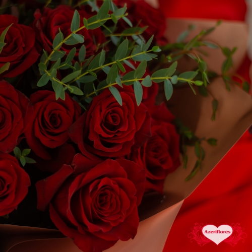 Купить букет «Алый закат» из 15 бордовых роз в Благовещенске
